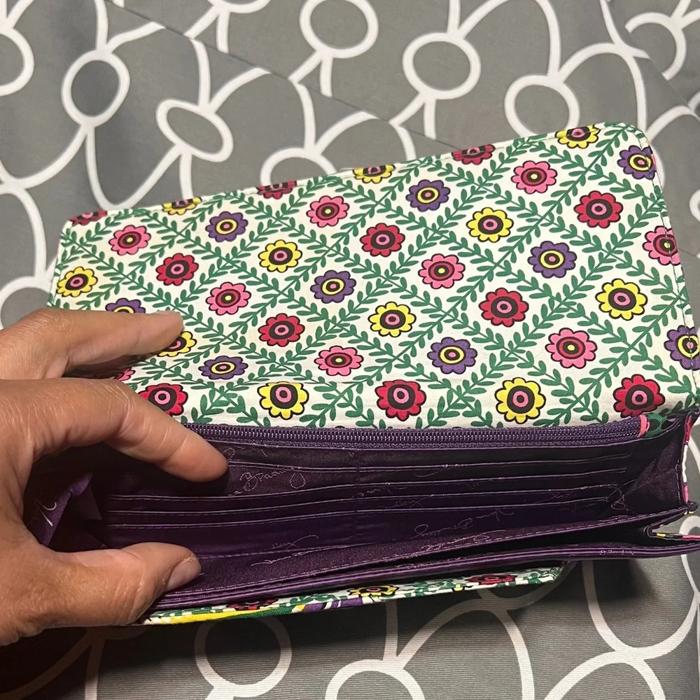 Vera Bradley Wallet - Picture 4 of 6